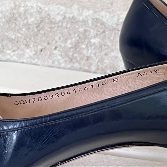 Salvatore Ferragamo low heels snake navy pumps 9.5 vintage - Picture 9 of 9